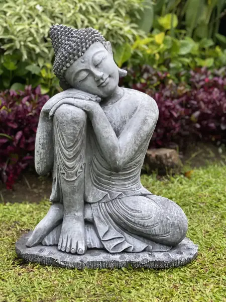 Artikelbild 8 des Artikels “Rahman - Buddha entspannt, auf einem Bein, 65cm H | Steinguss “